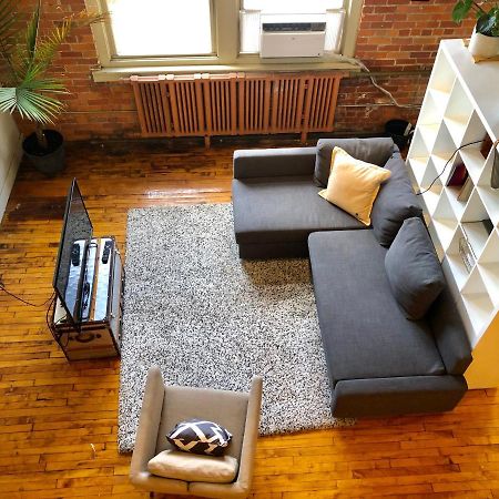 Just Thee Essentials! 10 Minutes From Downtown Apartment Детройт Екстериор снимка